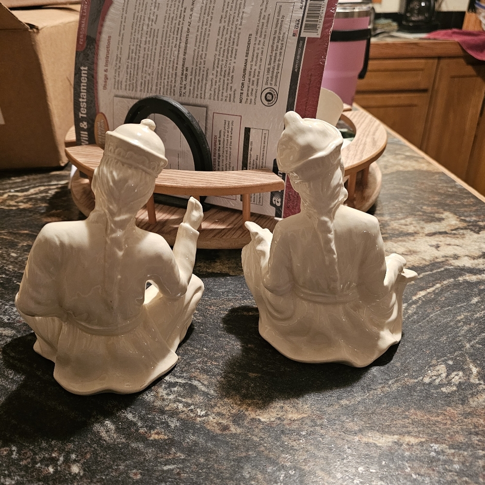 Elegant Cream Ceramic Figurines - Picture 4 of 5